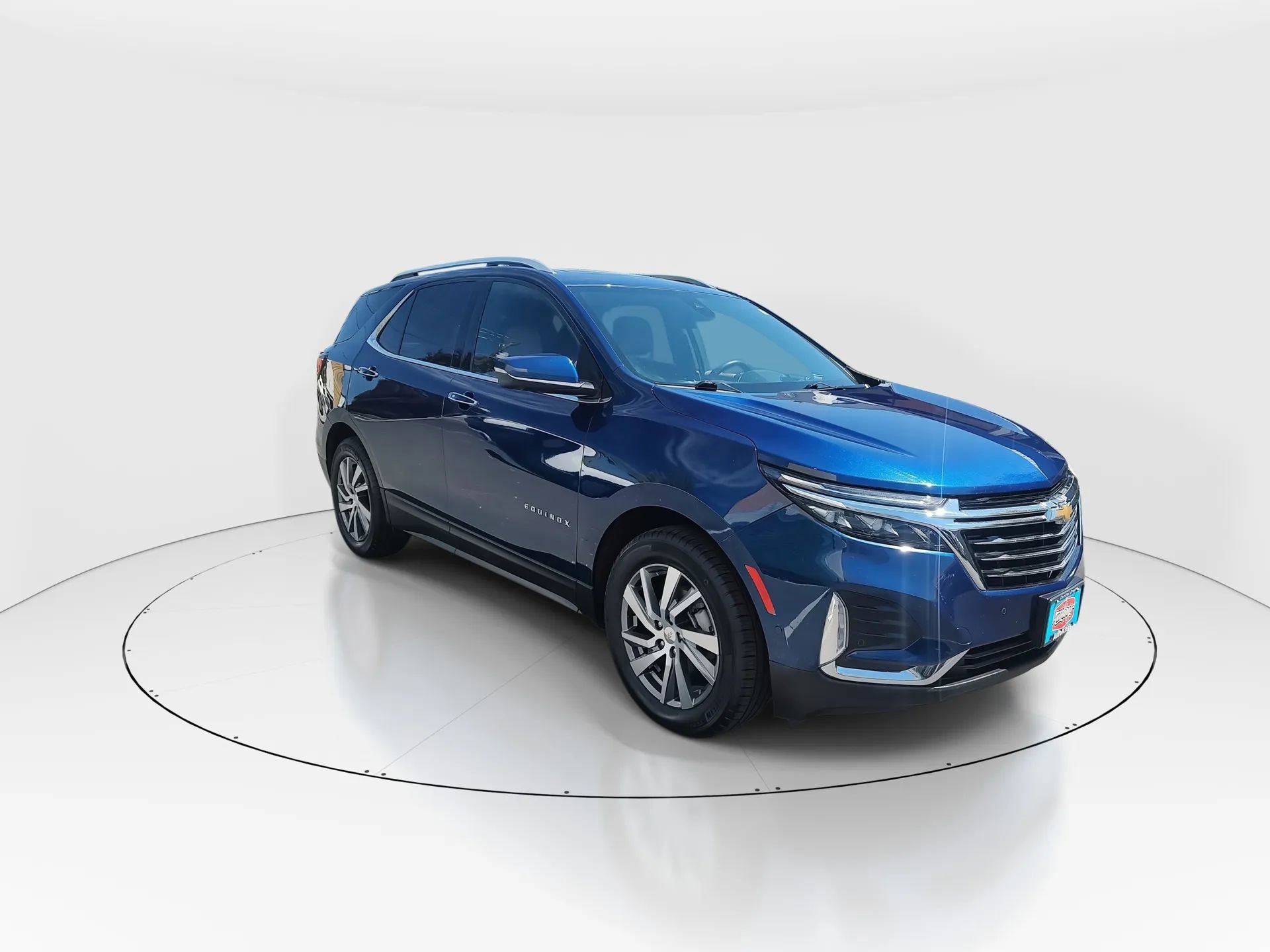 Used 2023 Chevrolet Equinox Premier image 2