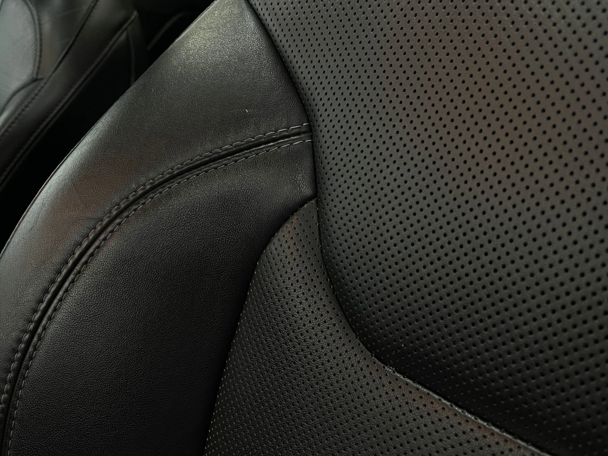 Used 2021 Jeep Cherokee Limited image 18