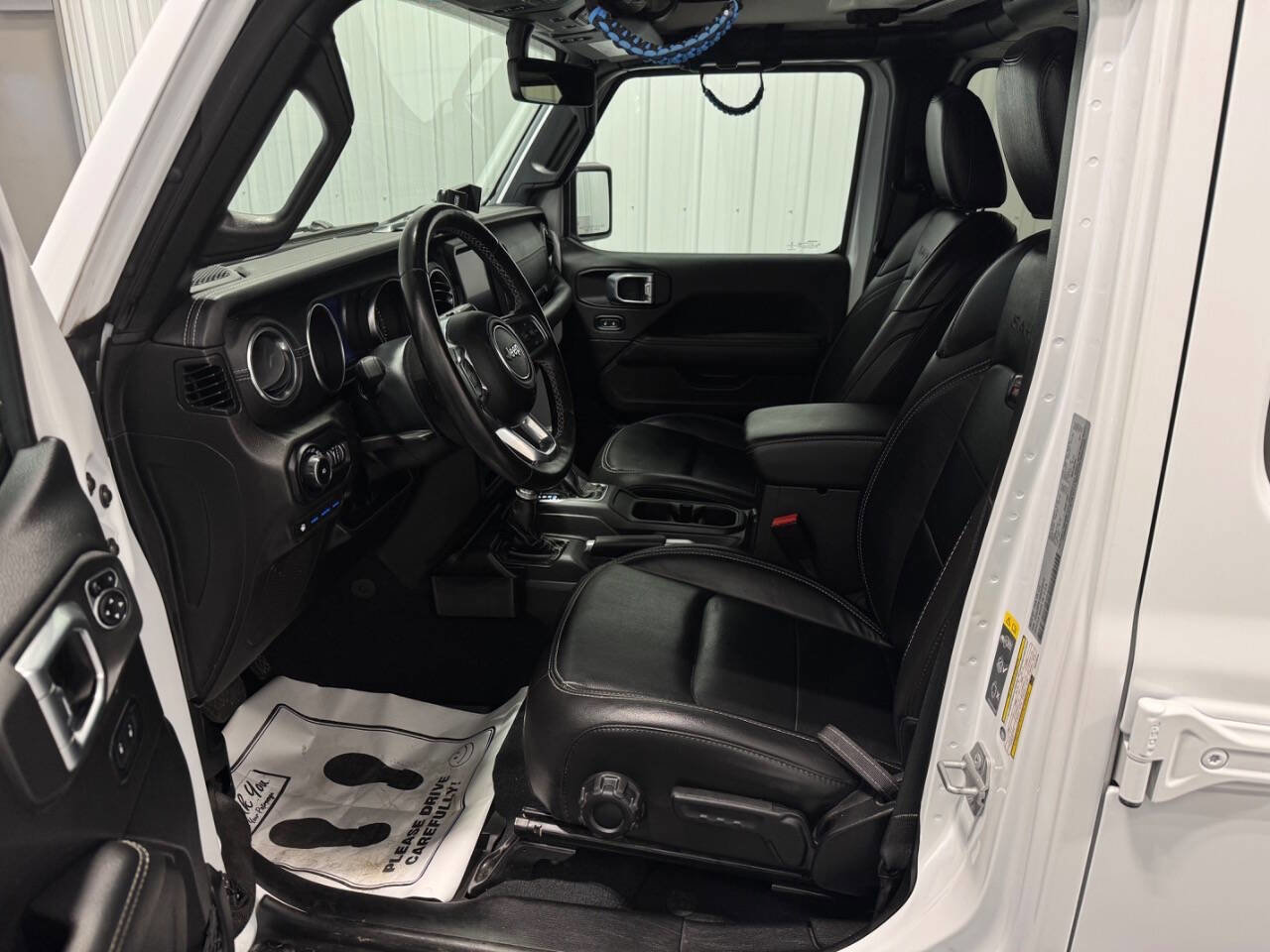 Used 2022 Jeep Wrangler Unlimited Sahara w/ Cold Weather Group image 13