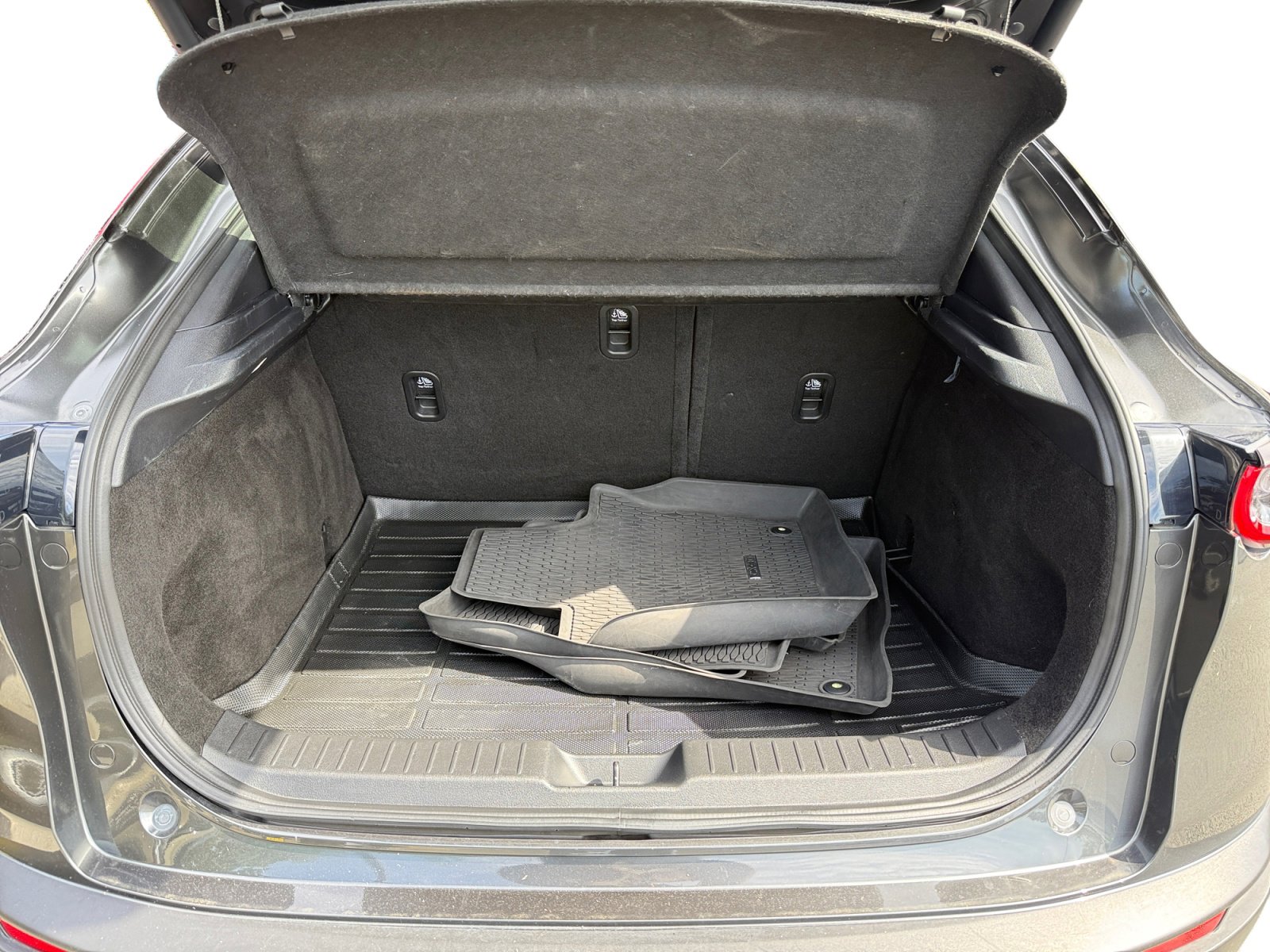 Used 2023 MAZDA CX-30 AWD 2.5 S w/ Premium Package image 17