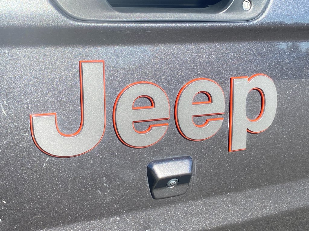 Certified 2021 Jeep Gladiator Mojave w/ LED Lighting Group AWD/4WD image 16