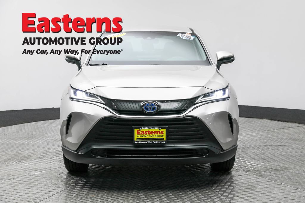 Used 2024 Toyota Venza LE image 2