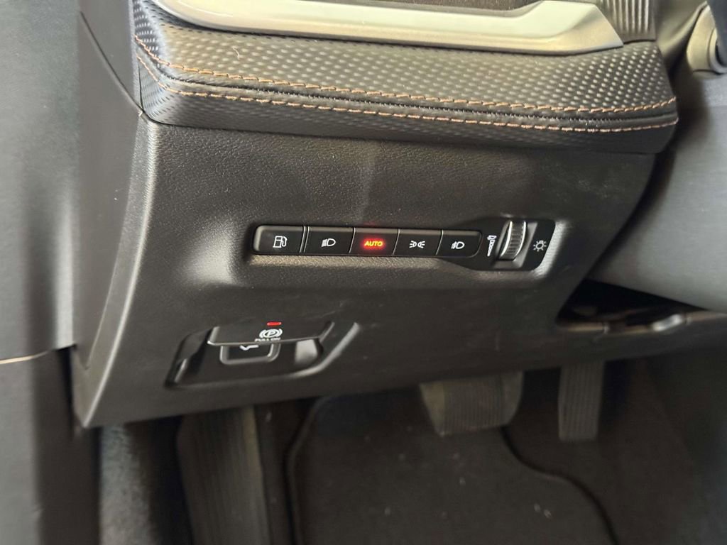 New 2026 Jeep Cherokee Overland image 25