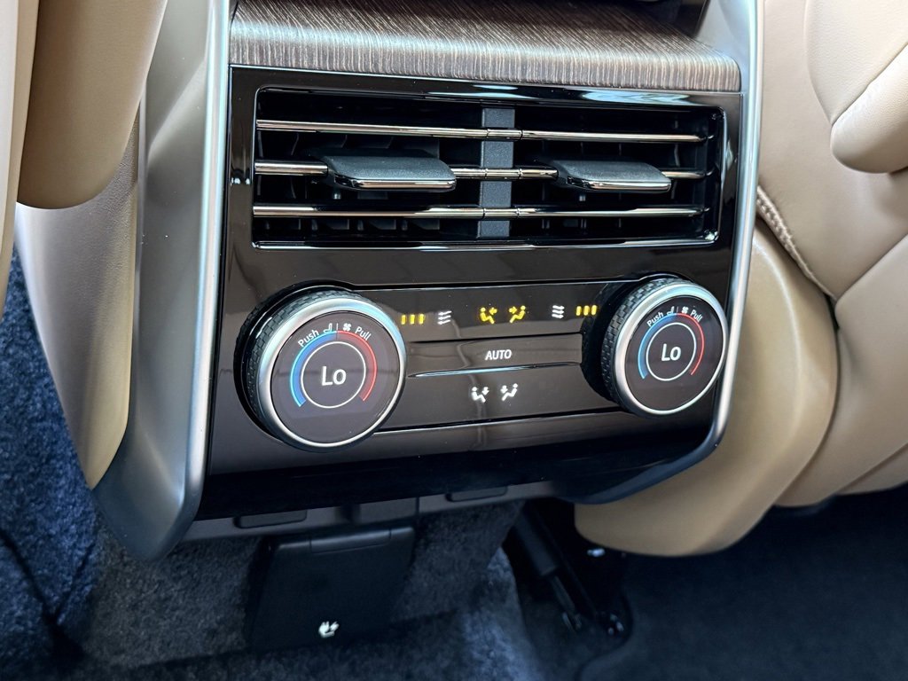 New 2025 Land Rover Range Rover SE image 35