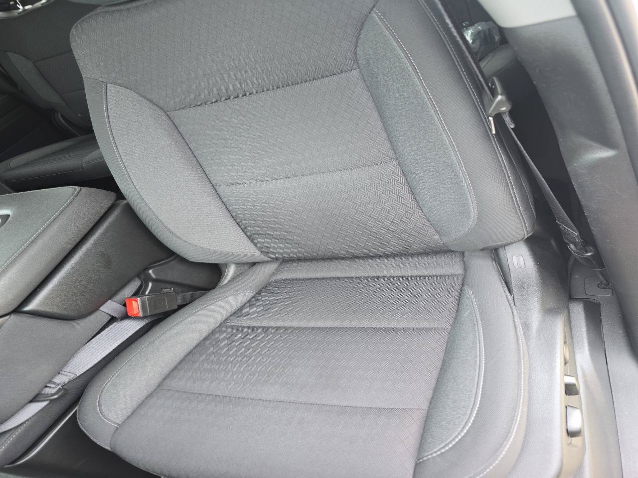 Used 2023 Chevrolet Silverado 1500 LT AWD/4WD image 16