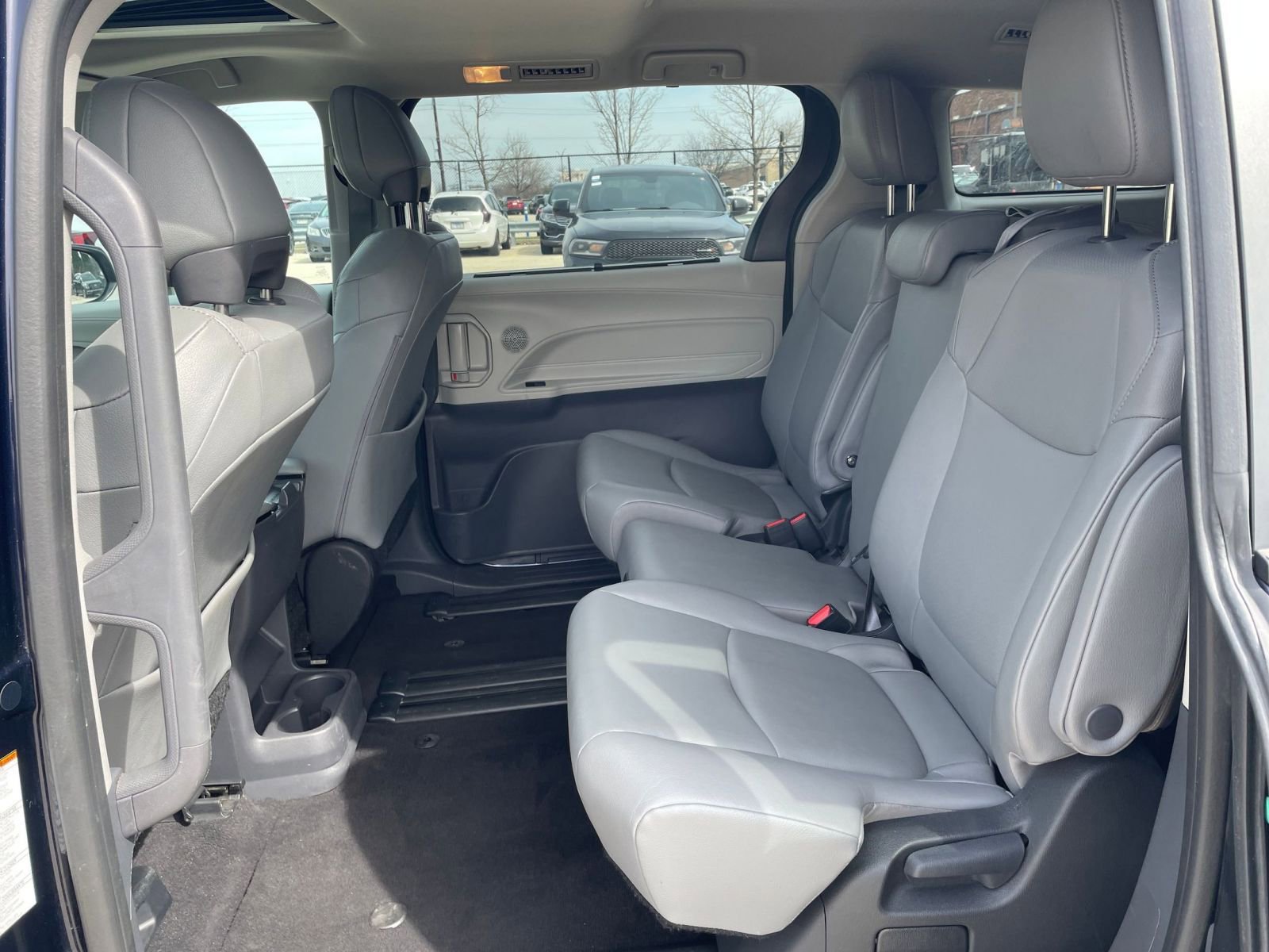 Used 2024 Toyota Sienna XLE image 27