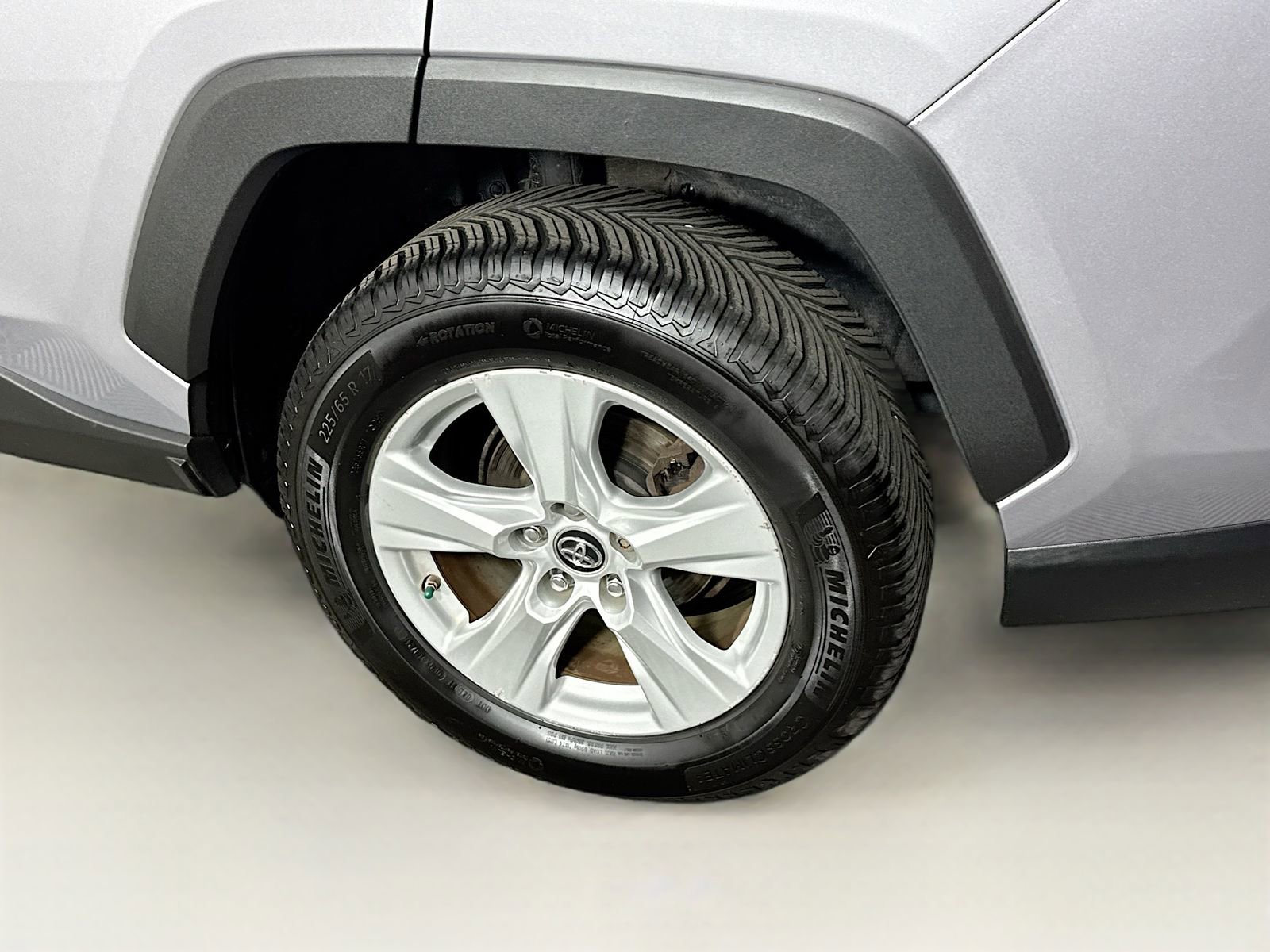 Used 2019 Toyota RAV4 XLE w/ Convenience Package AWD/4WD image 27