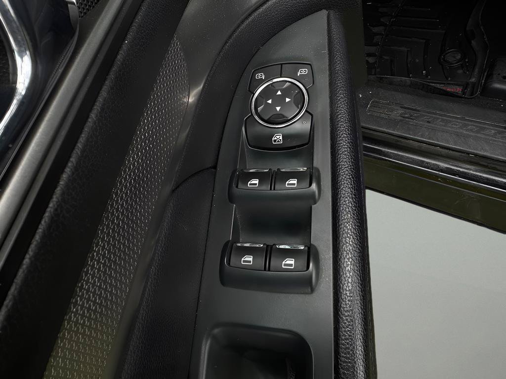 Used 2019 Ford Explorer XLT AWD/4WD image 17