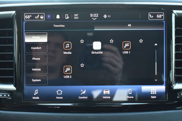 Used 2024 Chrysler Pacifica Touring-L FWD image 21