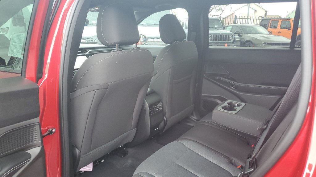Used 2026 Jeep Cherokee Laredo AWD/4WD image 16