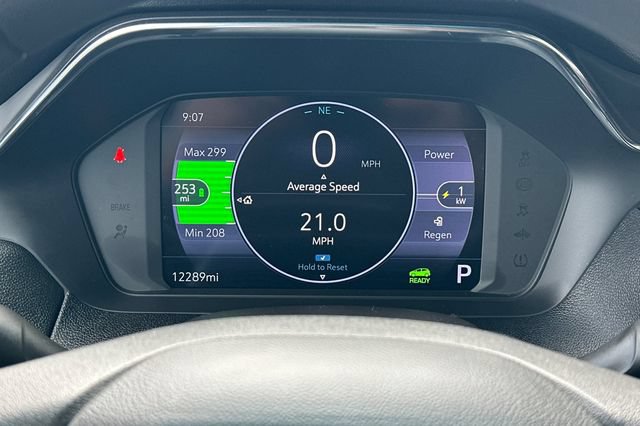 Used 2023 Chevrolet Bolt LT FWD image 27