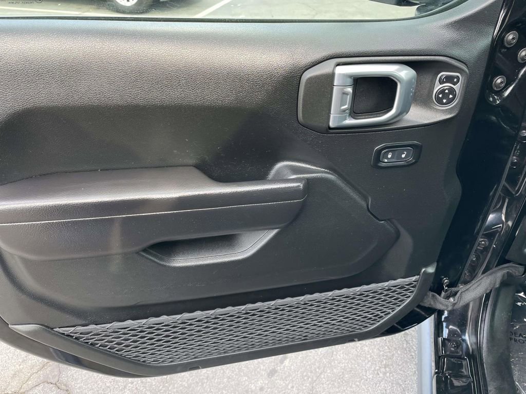 Used 2021 Jeep Wrangler Unlimited Sport image 27