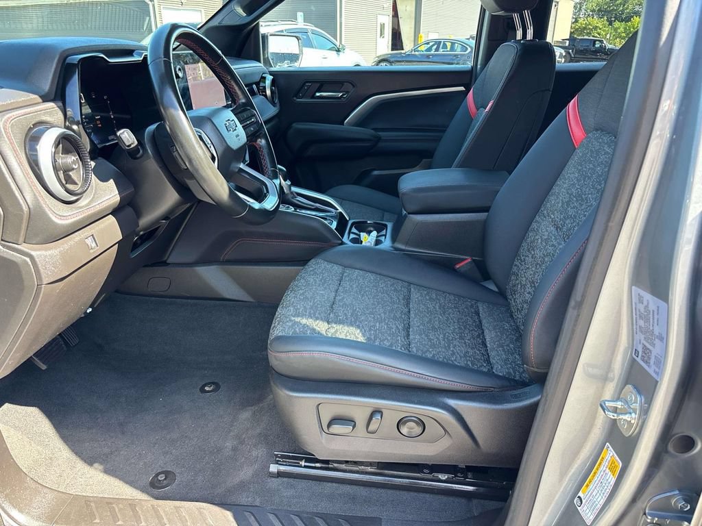 Used 2023 Chevrolet Colorado Z71 w/ Z71 Convenience Package 2 AWD/4WD image 10