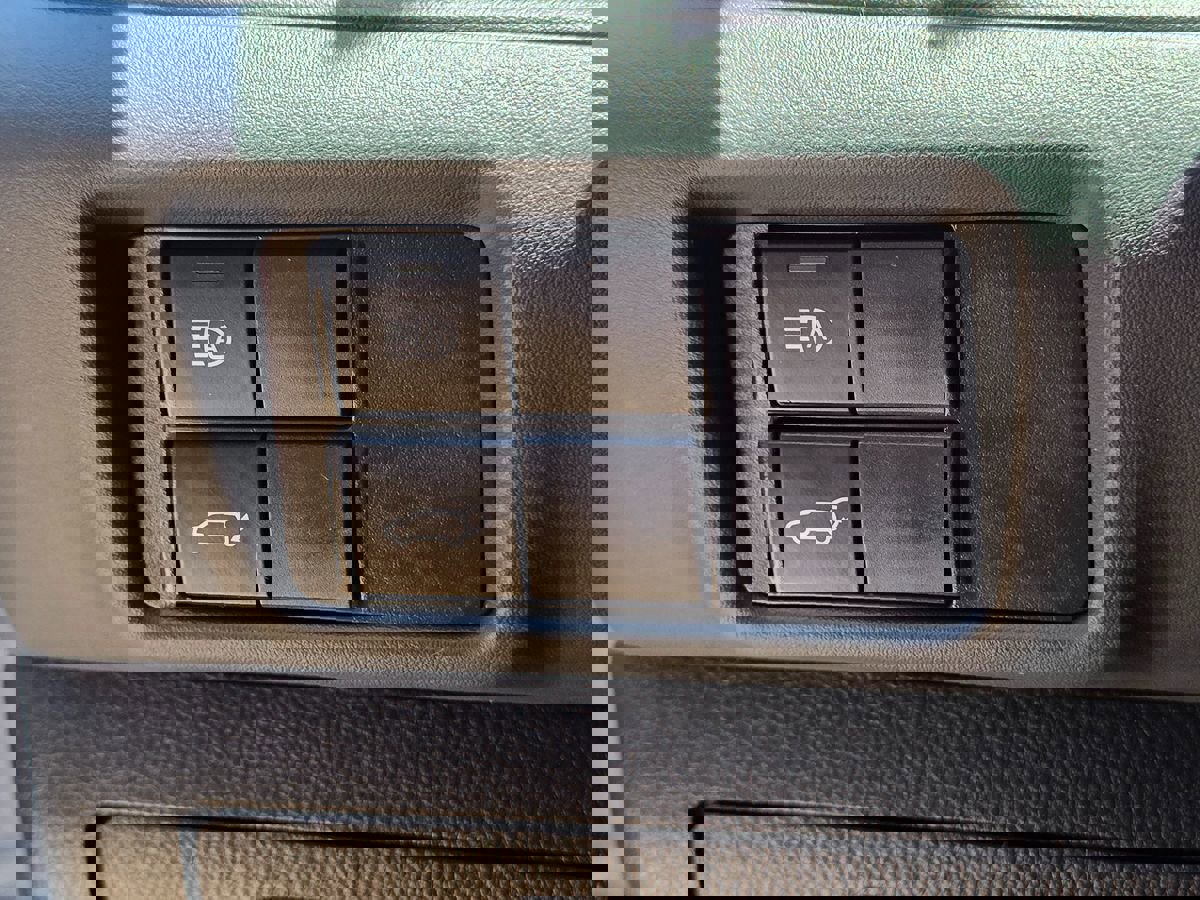 Used 2021 Toyota Highlander LE image 52