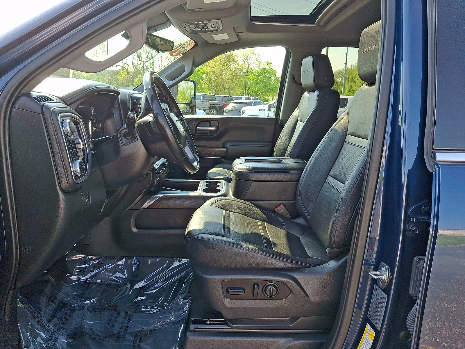 Used 2020 GMC Sierra 2500 Denali w/ Denali Ultimate Package AWD/4WD image 15