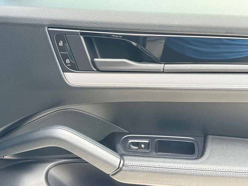 Certified 2024 Porsche Cayenne image 20