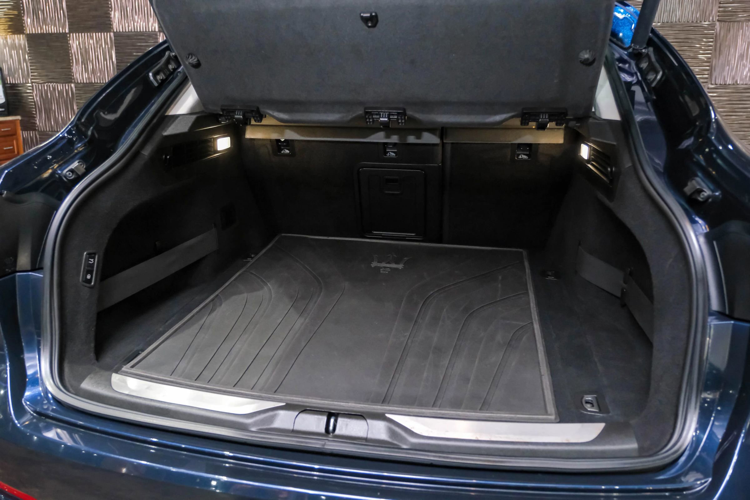 Used 2019 Maserati Levante GranLusso image 48