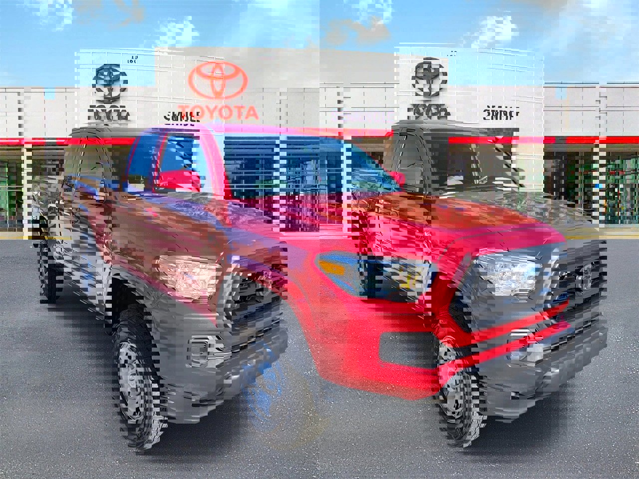 Used 2022 Toyota Tacoma SR image 2