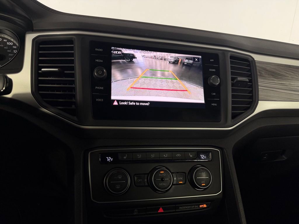 Used 2021 Volkswagen Atlas Cross Sport SE w/ 20" Black Wheels Package FWD image 18