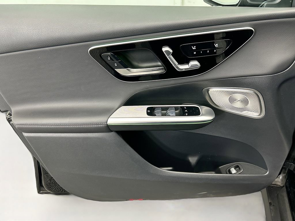 Certified 2025 Mercedes-Benz GLC 300 image 23