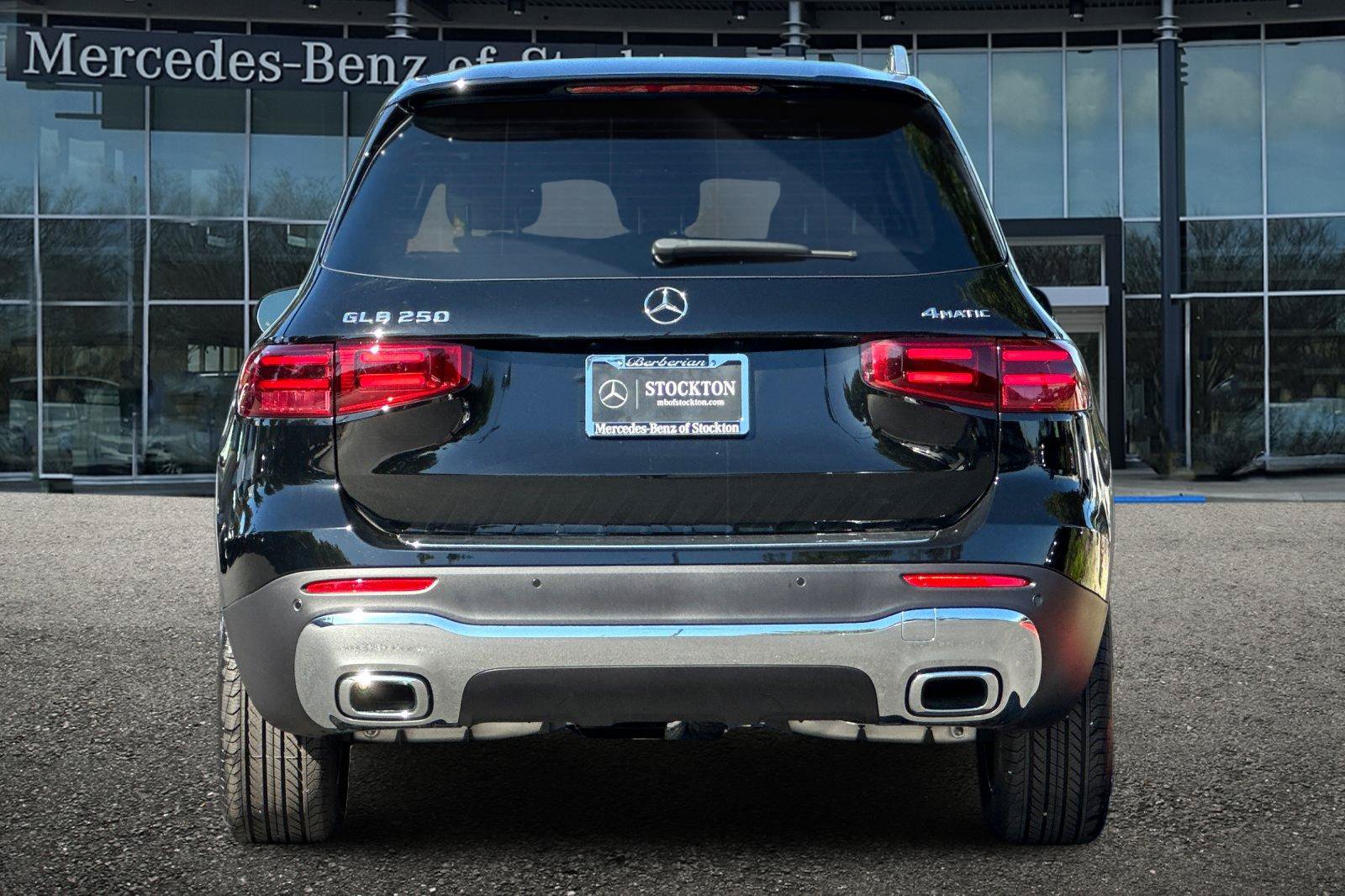 New 2026 Mercedes-Benz GLB 250 4MATIC image 5