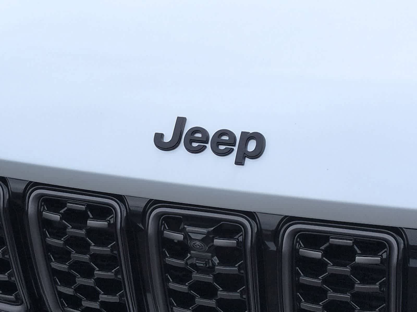 New 2025 Jeep Grand Cherokee Summit w/ Obsidian Package AWD/4WD image 12