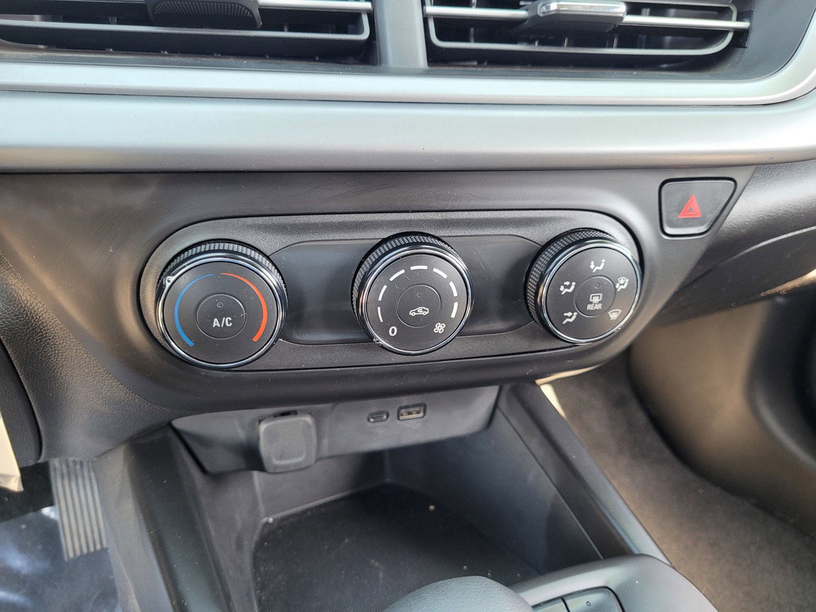Used 2024 Chevrolet Trax LS w/ Driver Confidence Package FWD image 18