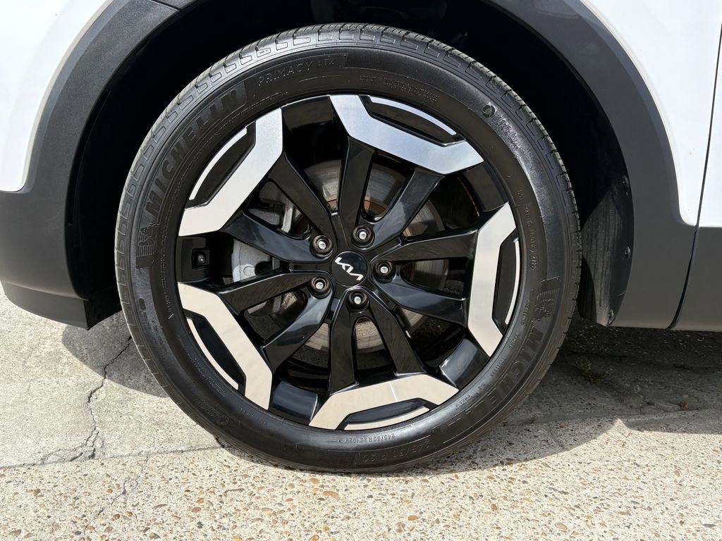 Used 2023 Kia Telluride EX image 9