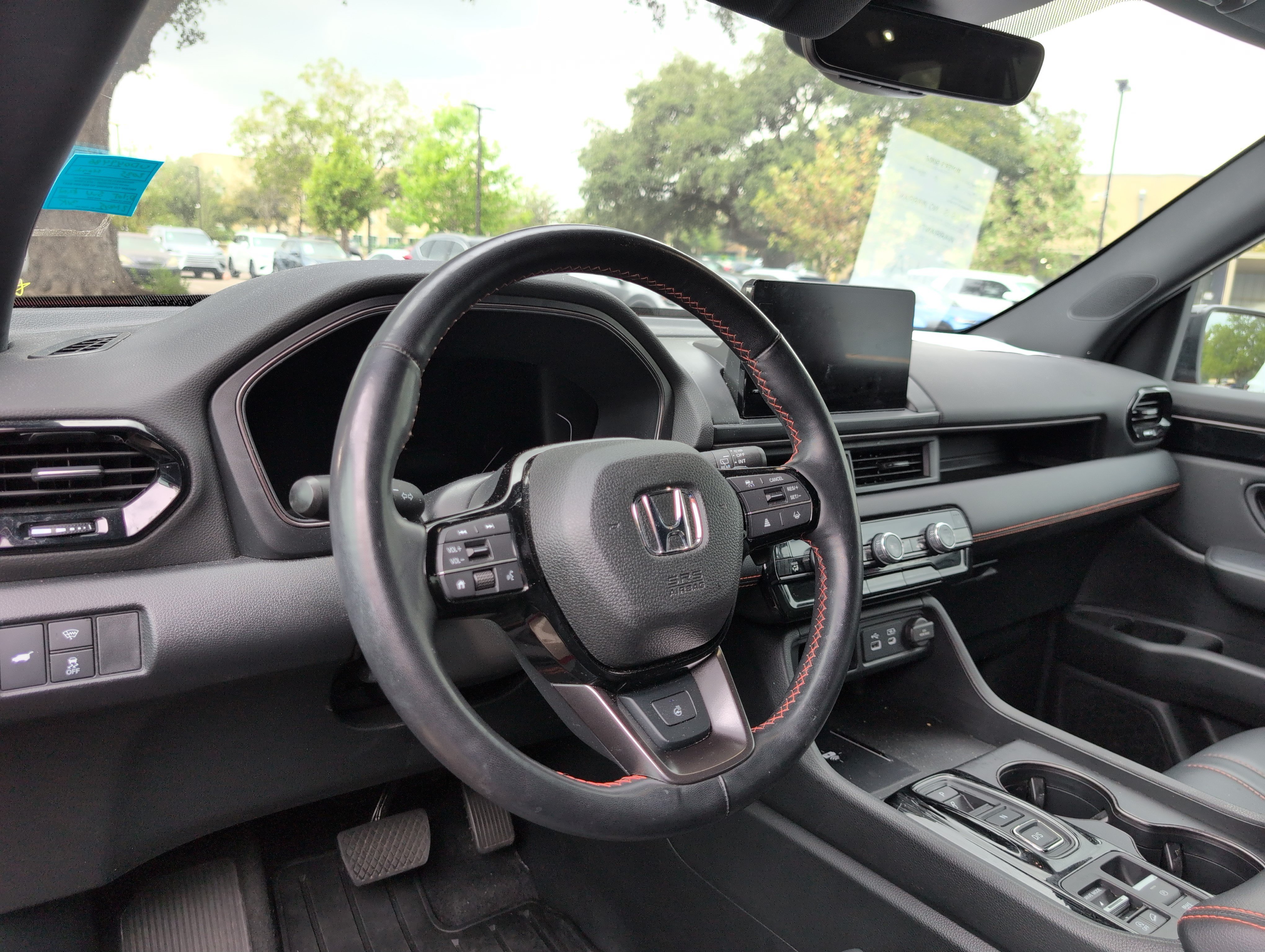 Used 2025 Honda Pilot TrailSport image 6