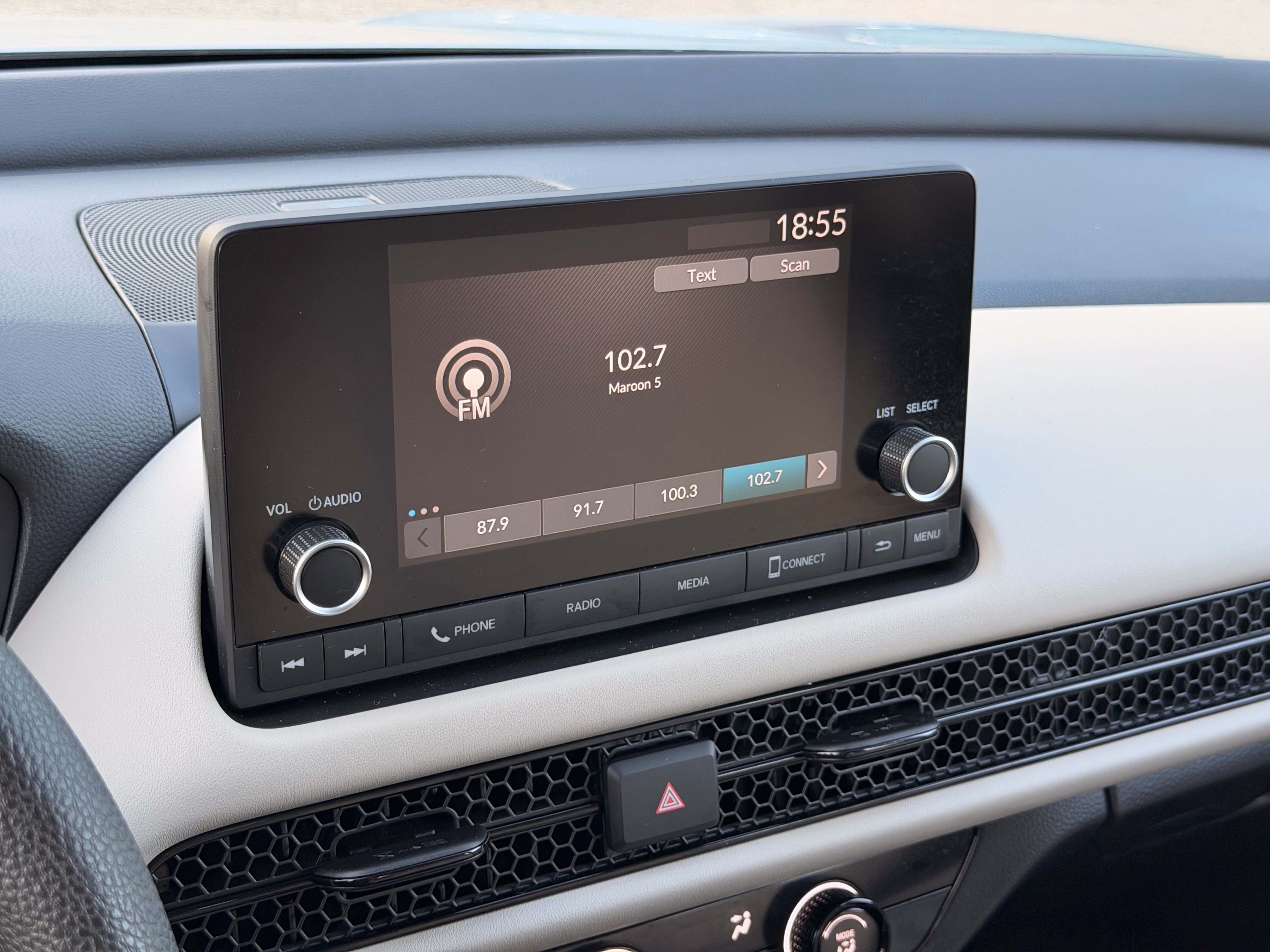 Used 2025 Honda HR-V LX image 22