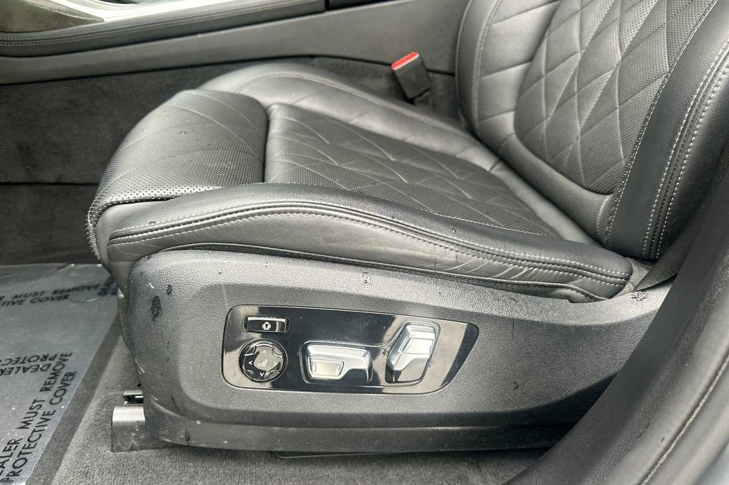 Used 2023 BMW X7 xDrive40i image 13