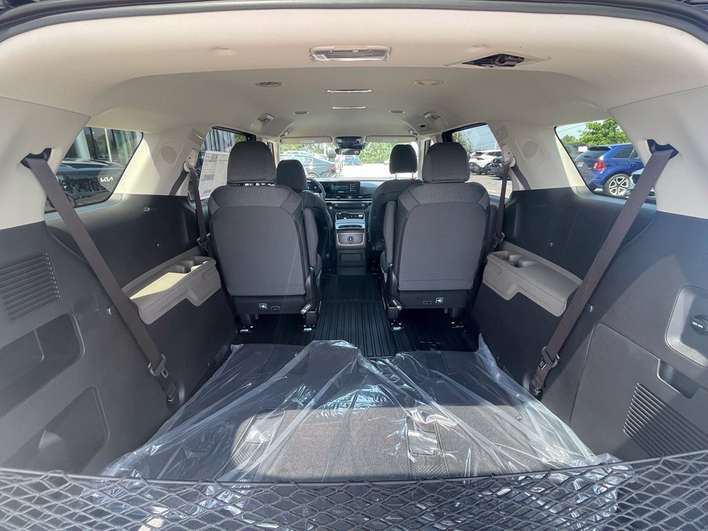 New 2026 Kia Carnival LX FWD image 28