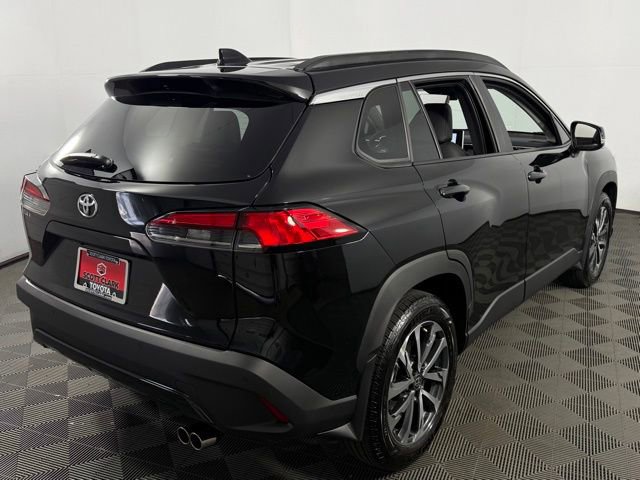 Used 2025 Toyota Corolla Cross XLE w/ Convenience Package image 8