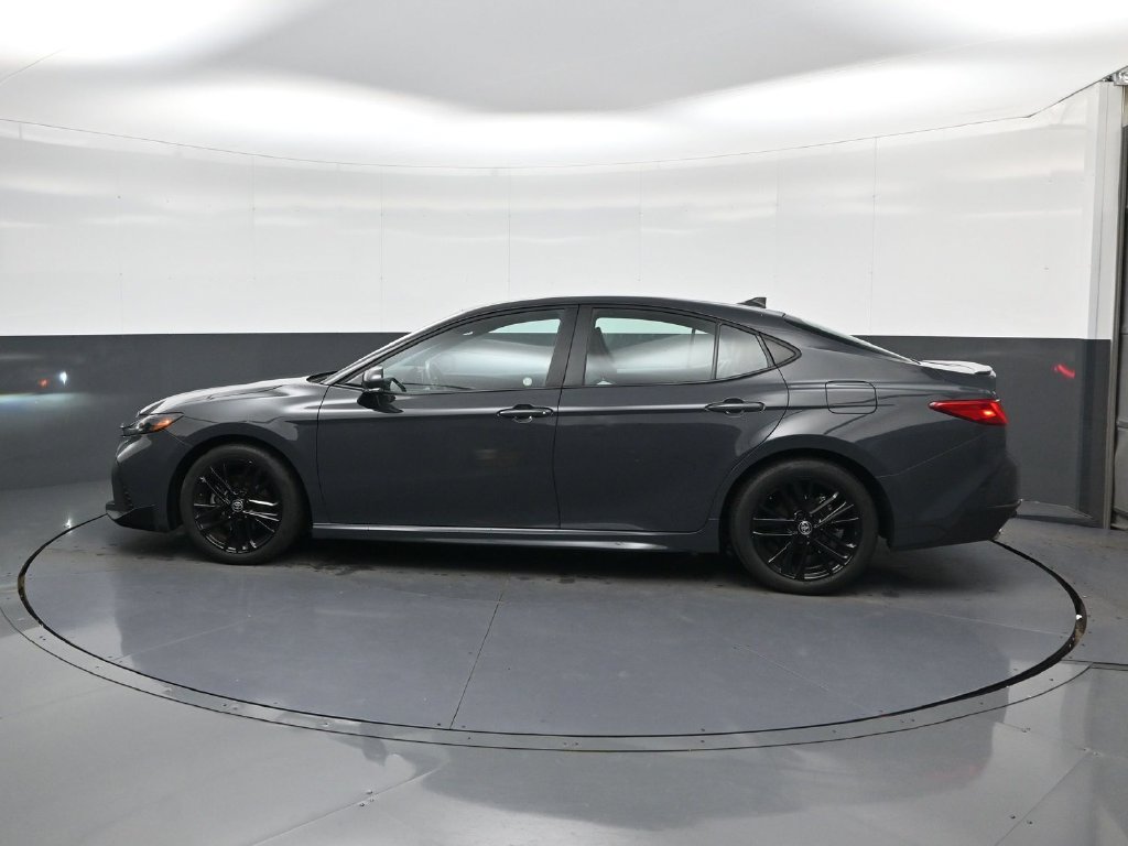 Used 2025 Toyota Camry SE FWD image 5