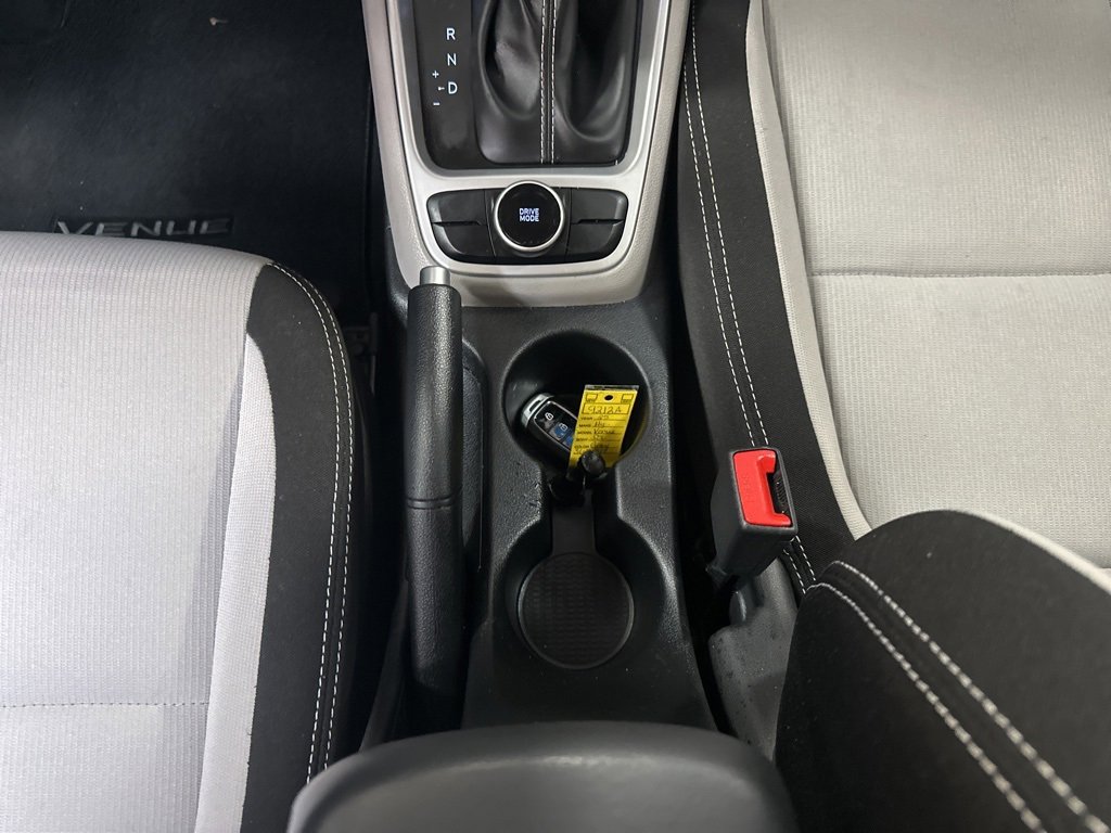 Certified 2025 Hyundai Venue SEL image 22