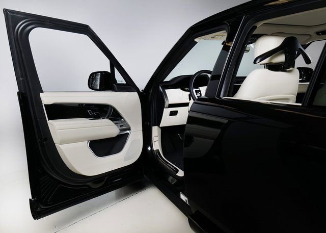New 2026 Land Rover Range Rover SE image 22