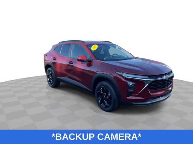 Used 2024 Chevrolet Trax LT w/ Driver Confidence Package FWD image 2