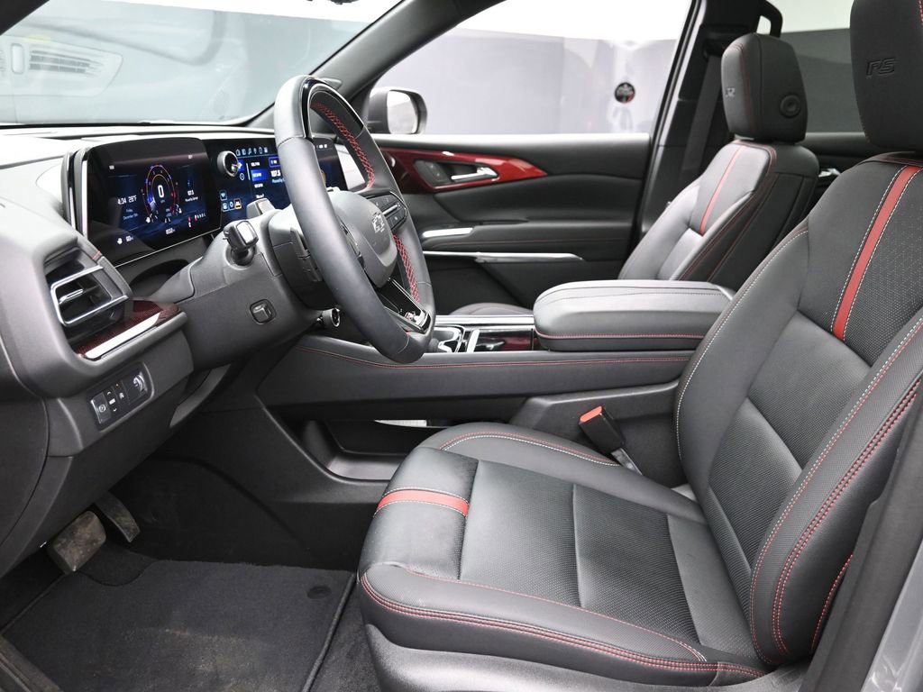 Used 2024 Chevrolet Traverse RS image 24