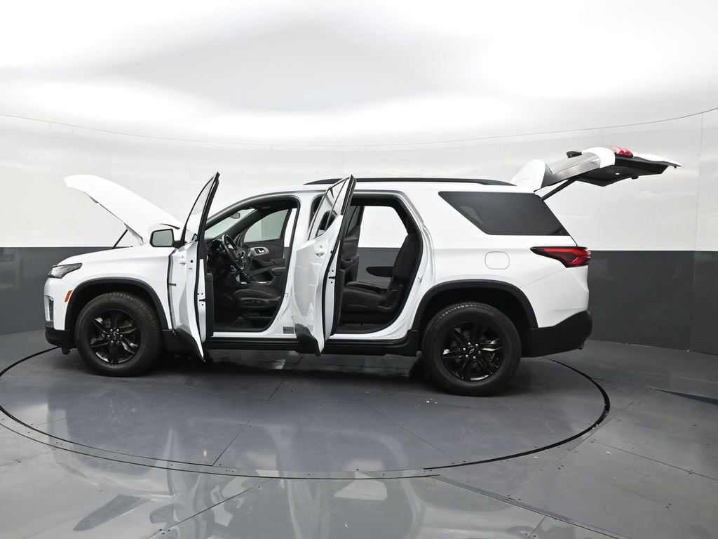 Used 2022 Chevrolet Traverse LT image 30