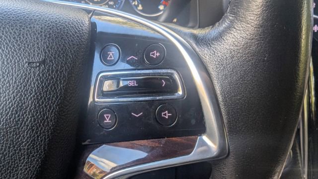 Used 2015 Cadillac Escalade Luxury image 31