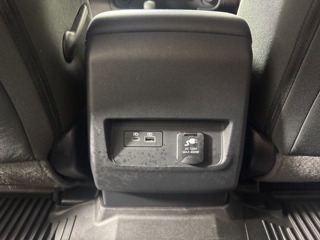 Used 2022 Nissan Frontier PRO-4X image 13