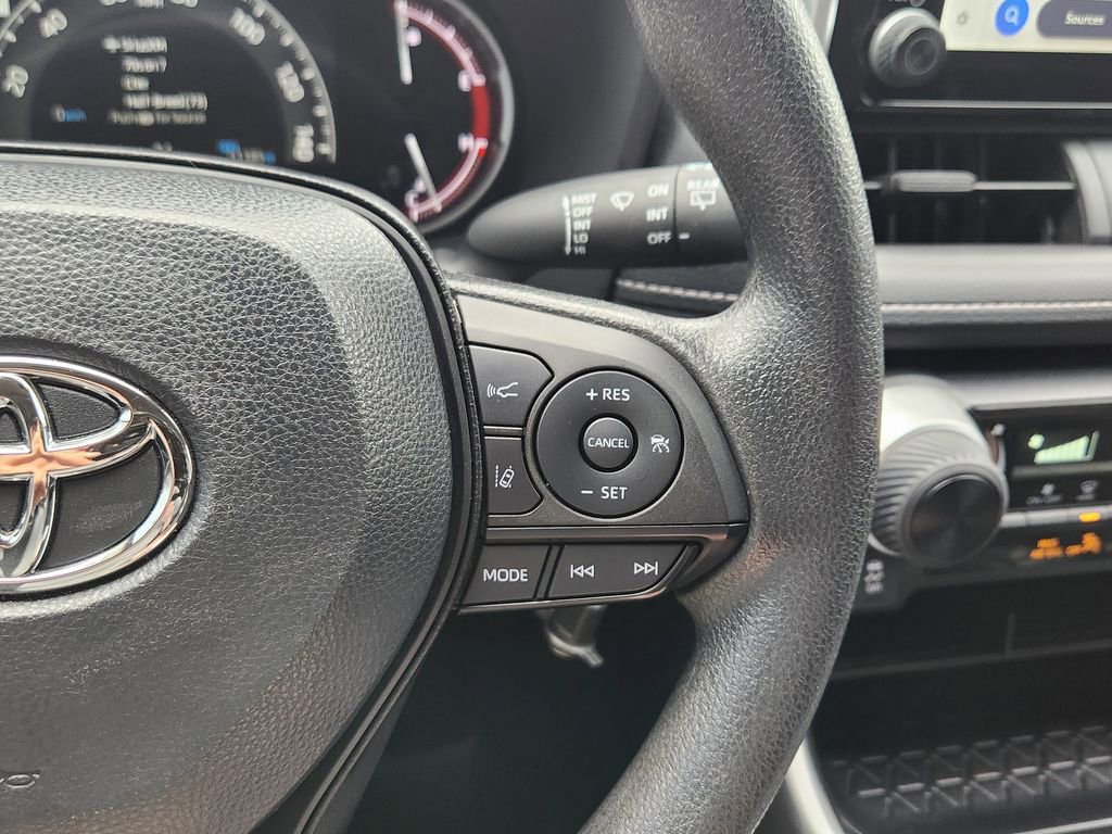 Used 2024 Toyota RAV4 LE AWD/4WD image 18