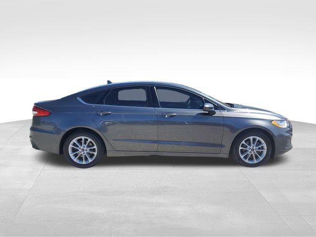Used 2020 Ford Fusion SE image 3