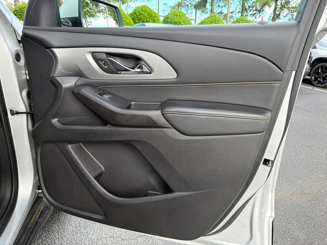 Used 2021 Chevrolet Traverse LT FWD image 14