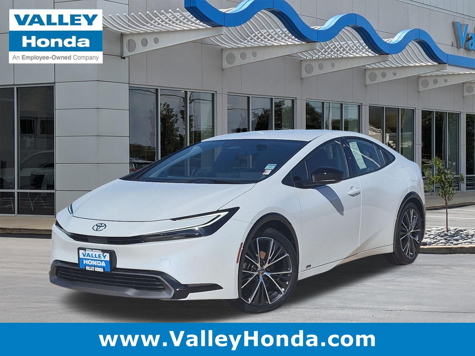 Used 2025 Toyota Prius XLE