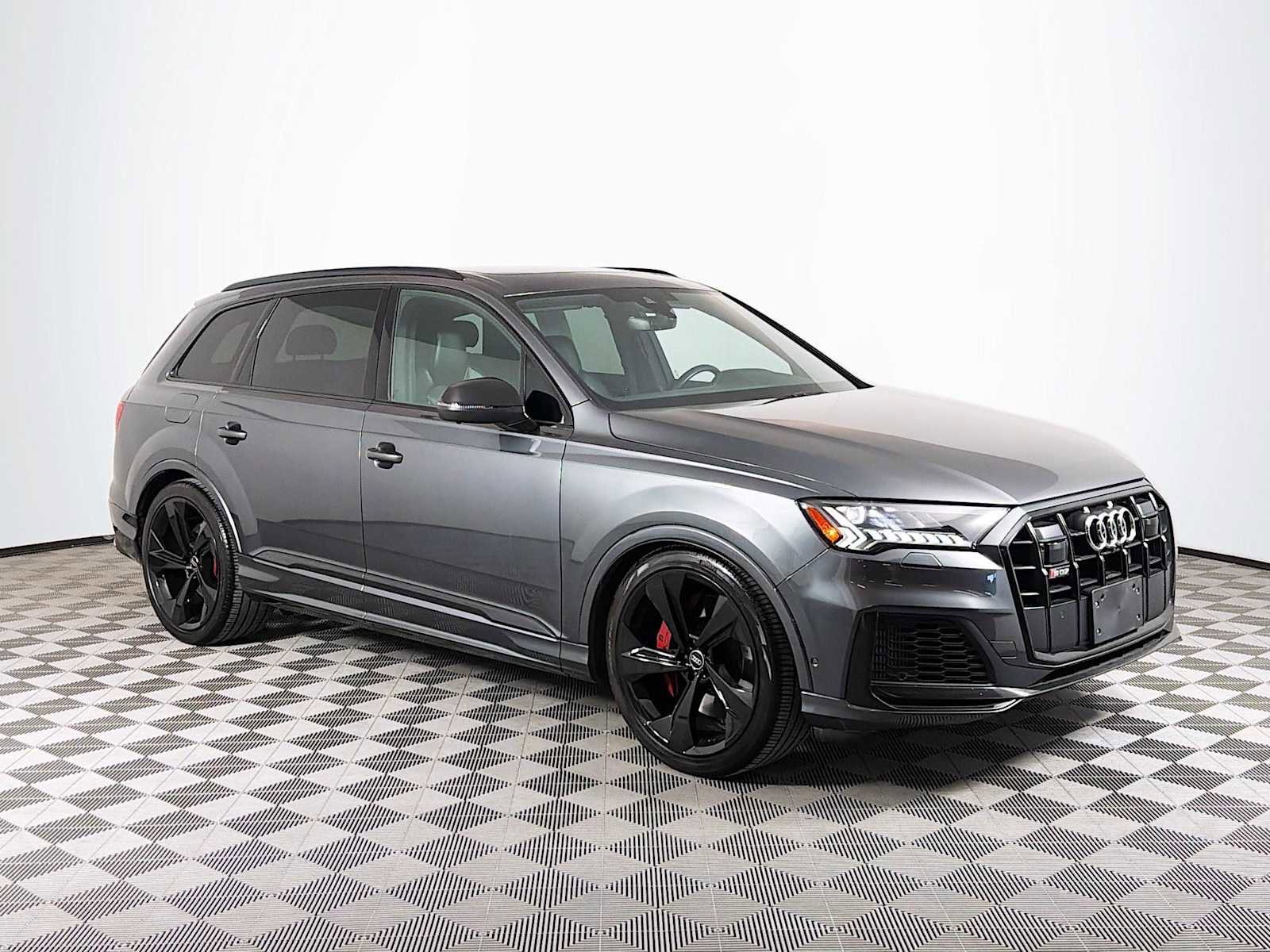 Used 2023 Audi SQ7 Premium Plus w/ Towing Package video 1