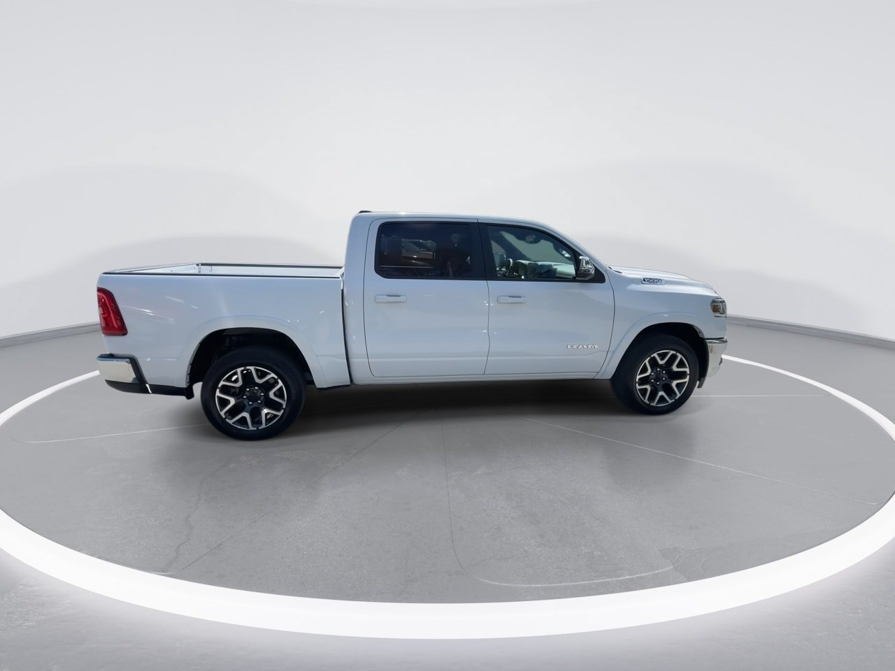Used 2025 RAM 1500 Laramie AWD/4WD image 22