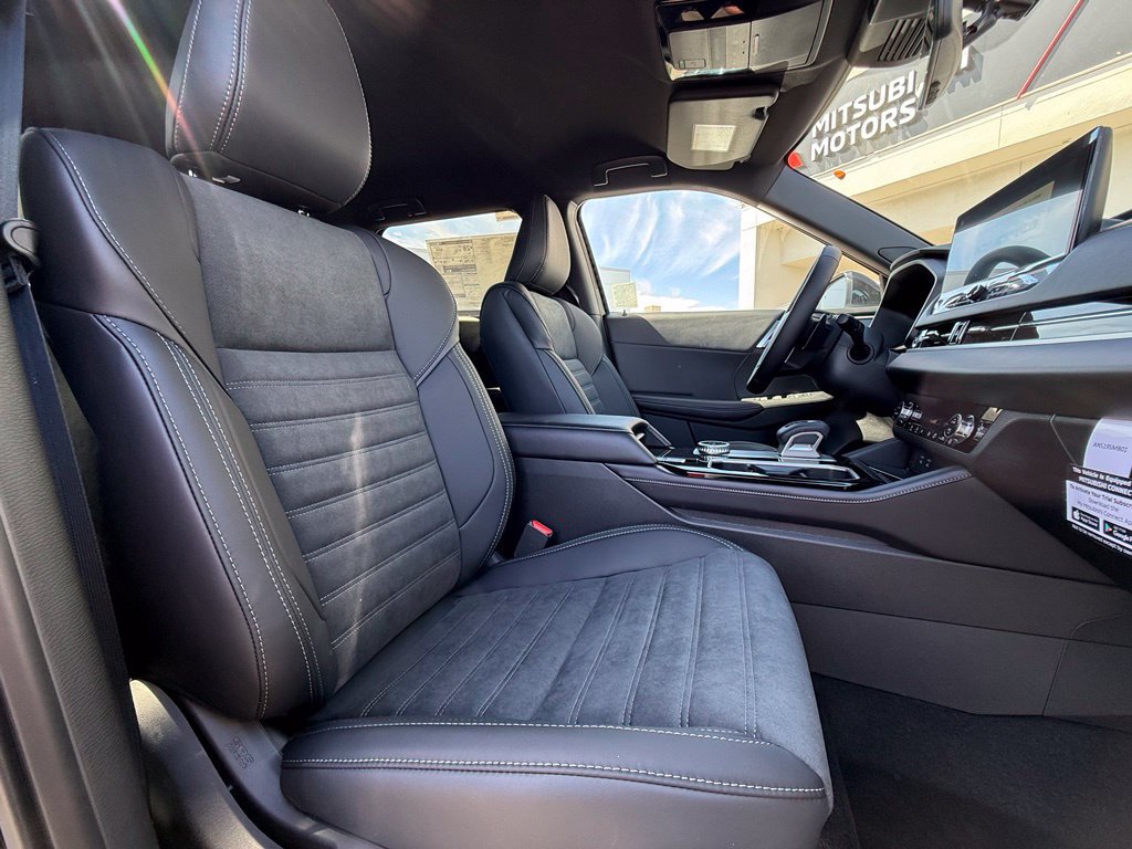 New 2026 Mitsubishi Outlander LE FWD image 16
