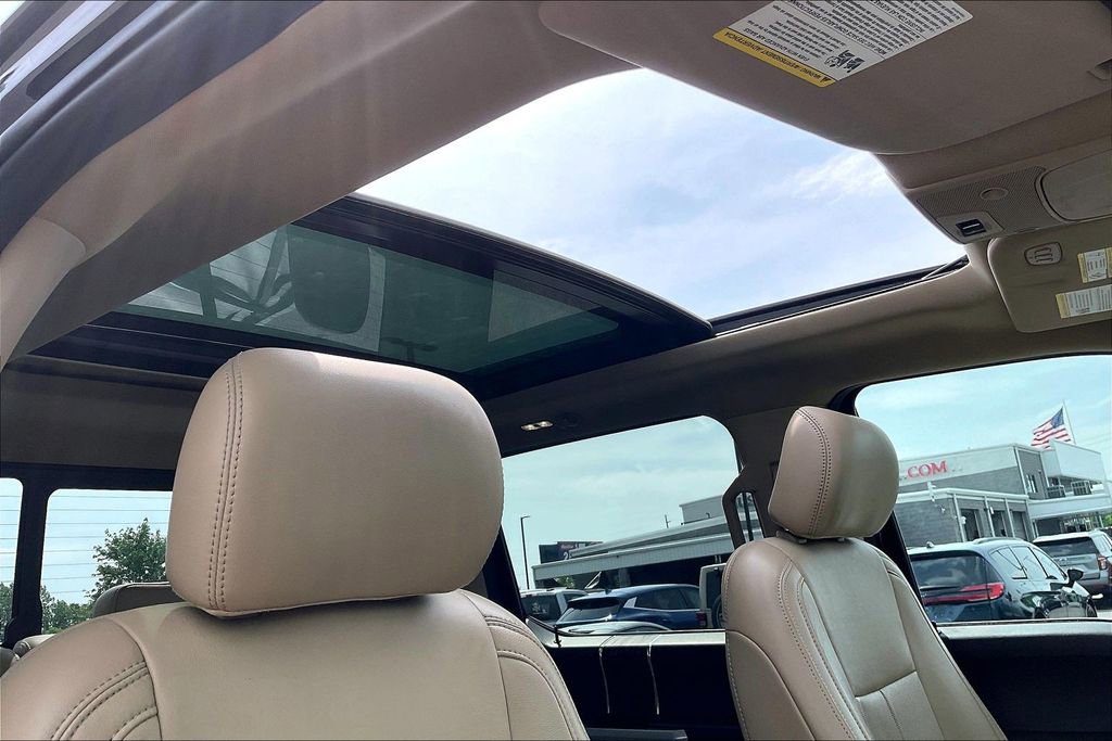 Used 2019 Ford F150 Lariat w/ Equipment Group 502A Luxury AWD/4WD image 30