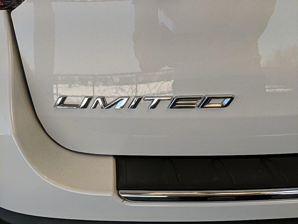 Used 2022 Ford Explorer Limited w/ Equipment Group 301A image 8